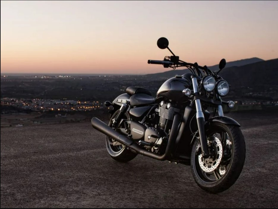 Triumph Thunderbird Storm با موتور 1.7 لیتری