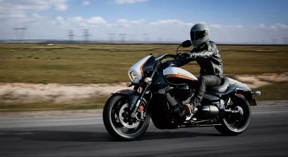 Suzuki Boulevard M109 R B.O.S.S با موتور 1.8 لیتری