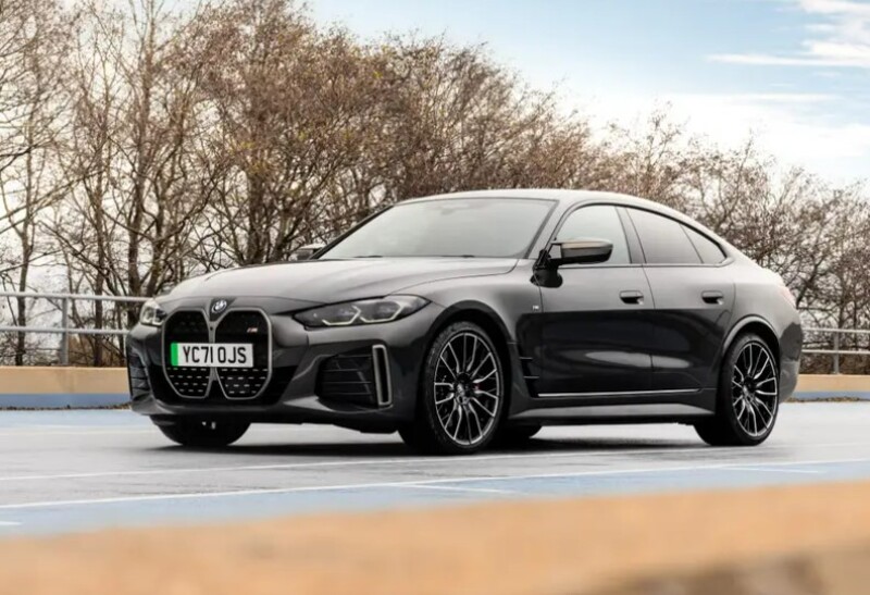 BMW i4 با برد 301 مایل